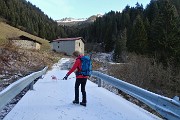 11 Si attraversa ponte sul torrente 